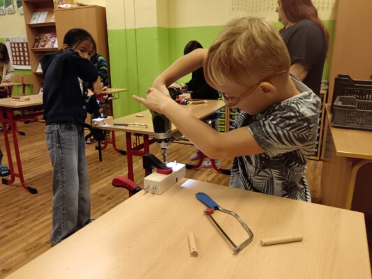 Dílničky ZŠ náhrdelník