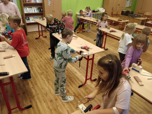 Dílničky ZŠ náhrdelník